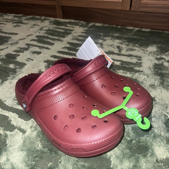 Crocs Classic Lined Clog in Maroon - Picture 3 of 11